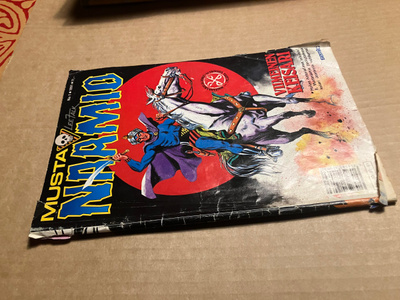 MUSTANAAMIO 1/1991