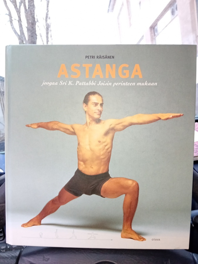 Petri Räisänen  :  Astanga ( SIS POSTIKULU )