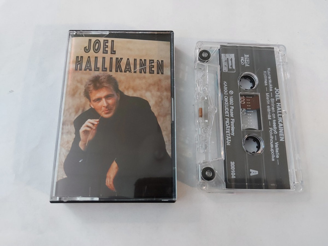 JOEL HALLIKAINEN - KUURANKUKKA c-kasetti
