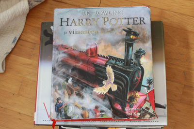 J. K. Rowling Harry Potter ja viisasten kivi Jim Kay kuv. Y1