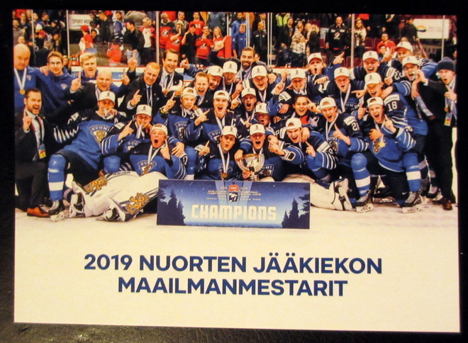 2019 Nuorten jääkiekon maailmanmestarit postikortti