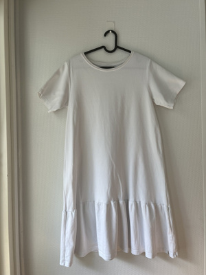 Kaiko Ruffle T-Shirt Dress, S