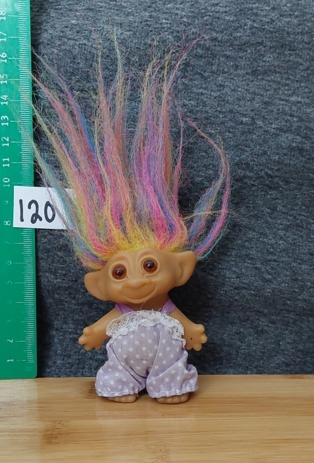Trolli nro 120 :  troll moniväriset  hiukset