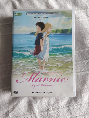 Marnie Tyttö ikkunassa (2005)