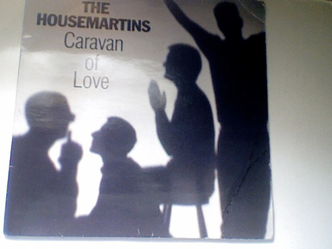 THE HOUSEMARTINS :: CARAVAN OF LOVE :: VINYYLI  7"  1986