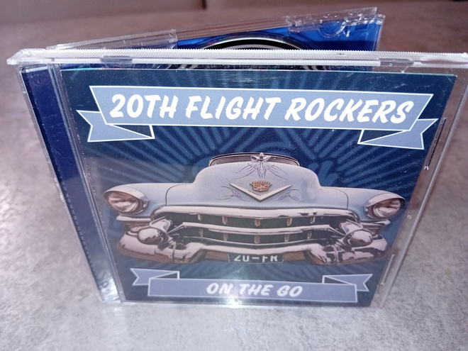 CD 20TH FLIGHT ROCKERS ON THE GO ( SIS POSTIKULU )