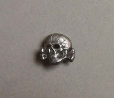 Waffen-SS kallo tunnus