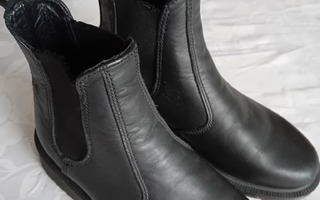 mustat nahka nilkkurit  koko0 39 Dr Martens