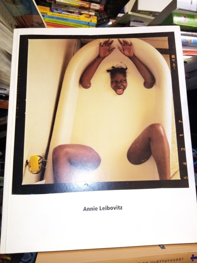 Näyttelyluettelo Annie Leibovitz ( SIS POSTIKULU)
