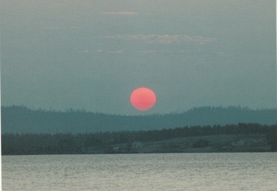 Postikortti, KESKIYÖN AURINKO