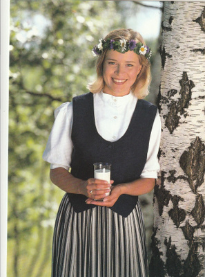 TUULA PENTTILÄ - MAITOTYTTÖ 1996