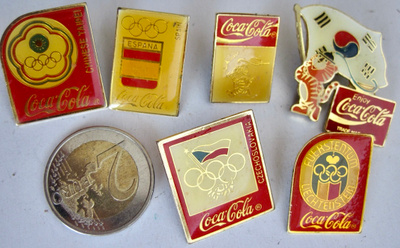 6 VANHAA Merkkiä Olympia 1980-1988 Coca-Cola Metallia