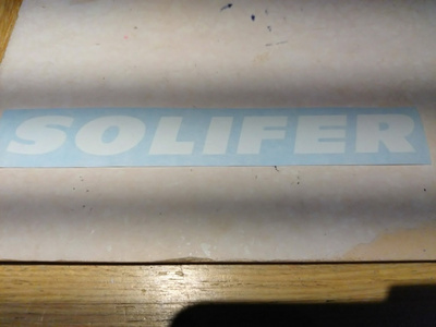 Suzuki PV valkoinen pitkä SOLIFER tarra sivuposkeen