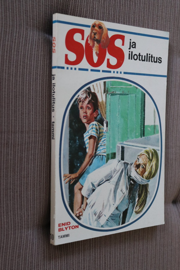 Enid Blyton : SOS ja ilotulitus ( 1.p. 1975 )