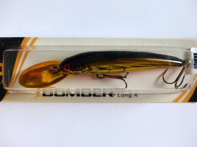BOMBER 8cm Syvänne VärI: GLD CHR BLK OB