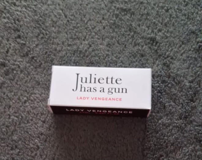 Hajuvesinäyte Juliette Has a Gun Lady Vengeance