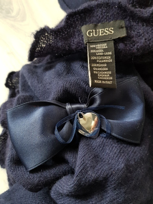 Sininen Guess Kaulaliina / Kaulahuivi / Huivi