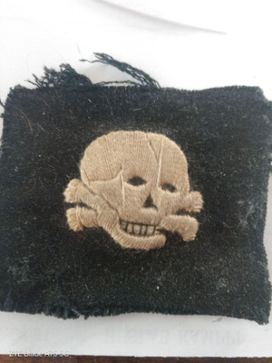 Totenkopf kauluslaatta
