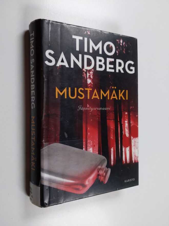 Timo Sandberg : Mustamäki : jännitysromaani
