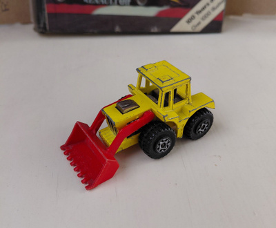 MF Tractor Shovel 1976 Matchbox England