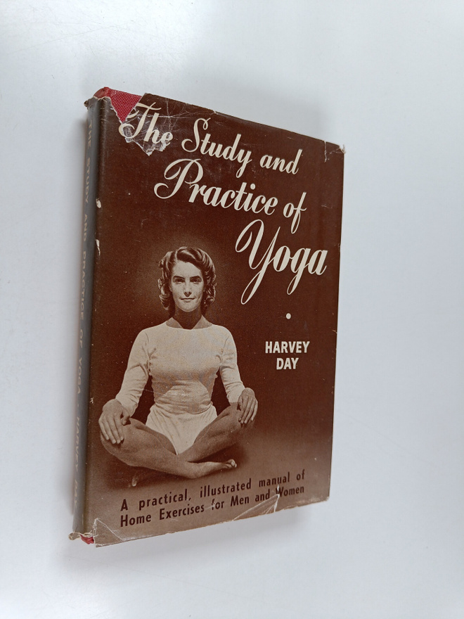 Harvey Day : The study and practice of yoga