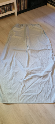 Sivuverhot,mitat n.57 x 175 cm.