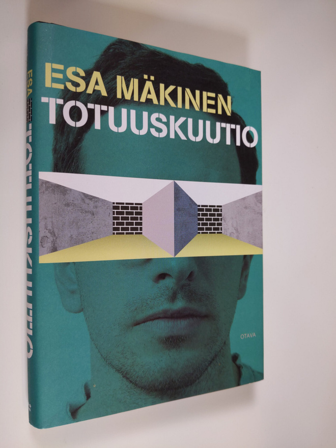 Esa Mäkinen : Totuuskuutio : romaani