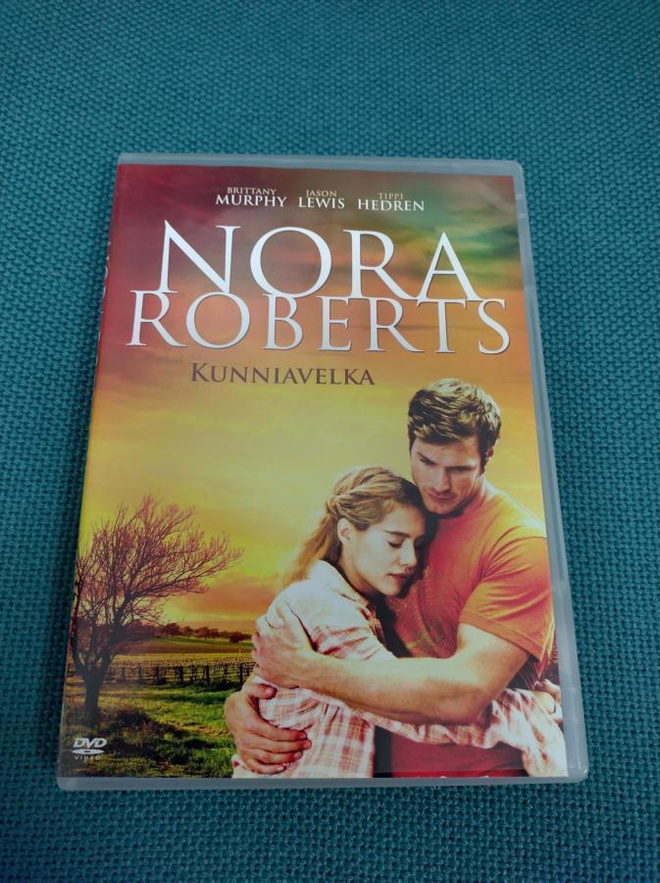 NORA ROBERTS KUNNIAVELKA (Brittany Murphy)***