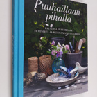 Camilla Arvidsson ym. : Puuhaillaan pihalla : kaunista pu... - pikkukuva 1