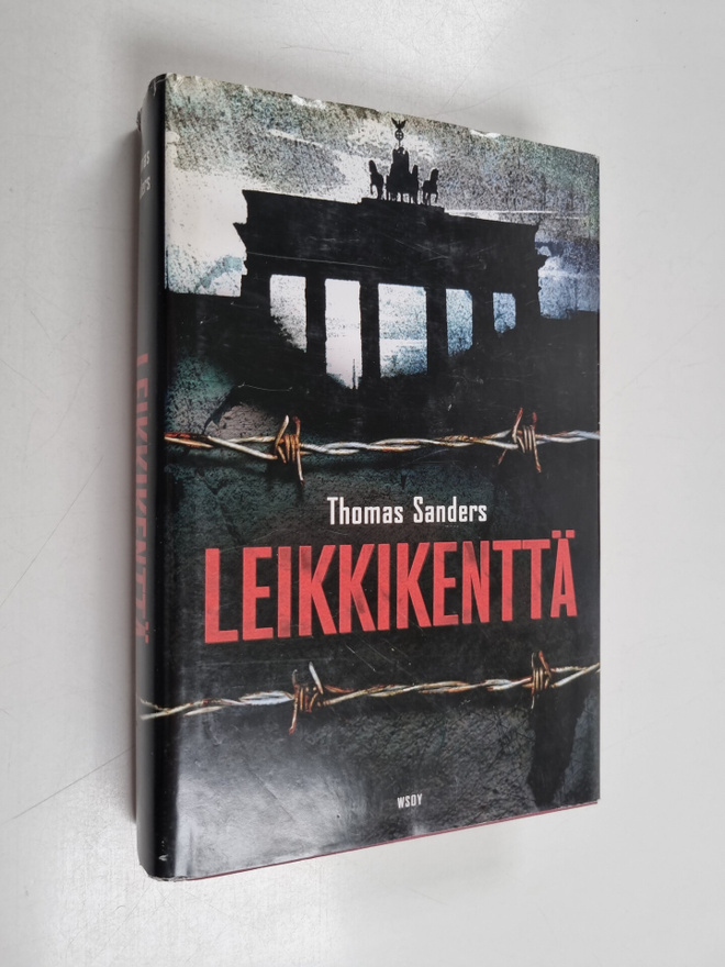 Thomas Sanders : Leikkikenttä