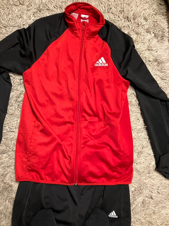 * Adidas verkkapuku, siisti  koko  176 cm  eli vastaa s  **