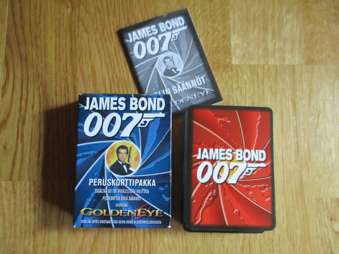 JAMES BOND 007 KERÄILYKORTTIPELI PERUSKORTTIPAKKA * 1995 Tar