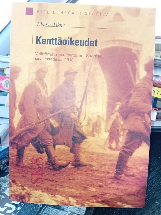 Marko Tikka : Kenttäoikeudet ( SIS POSTIKULU  )