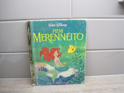 KULTAISET KIRJAT DISNEY PIENI MERENNEITO no 17