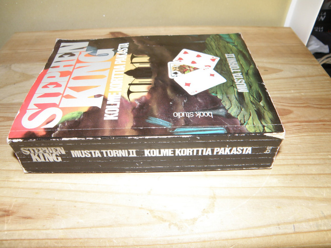 Stephen King Kolme korttia pakasta (nidottu)