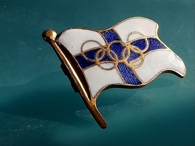 Olympiamerkki 30 luku, emalinen, Valmistajan leimalla