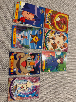 7 kpl Pokémon kortteja