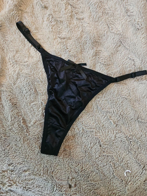 Satiiniset stringit koko s