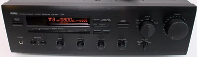 Yamaha viritinvahvistin RX-550, myös levysoitin (Phono) tulo