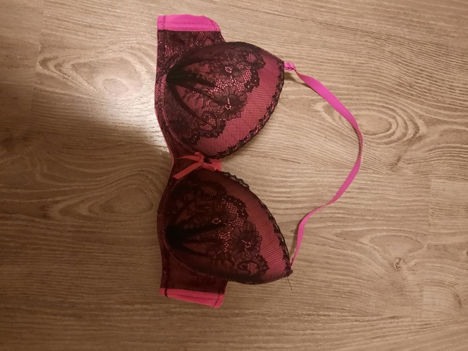 Pinkki mustat rintaliivit 90C