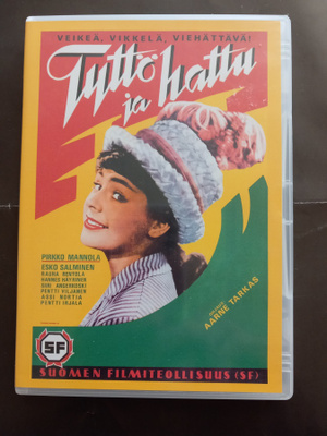 Tyttö ja hattu