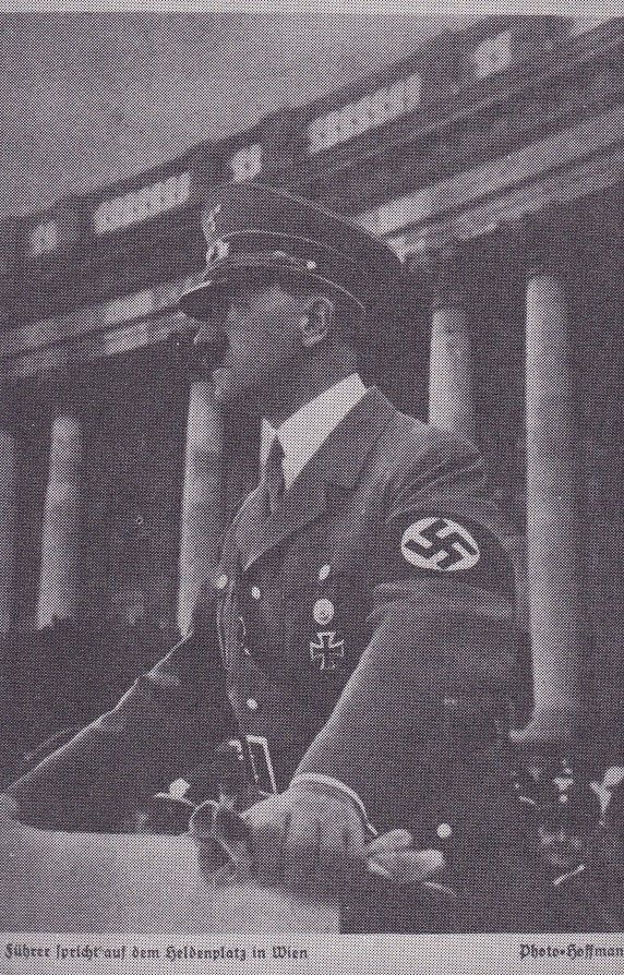A. HITLER TEHTY POSTIKORTIKSI