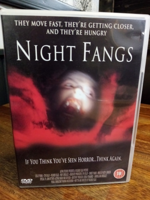 DVD NIGHT FANGS ( SIS POSTIKULU)