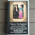VHS: Uuno Turhapuro Suomen Tasavallan Herra Presidentti,1992 - pikkukuva 1