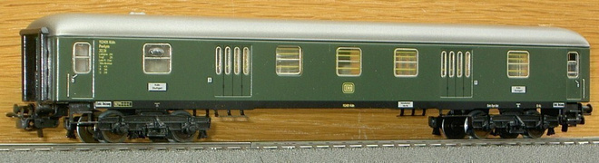 Märklin pikajunan matkatavaravaunu peltiä