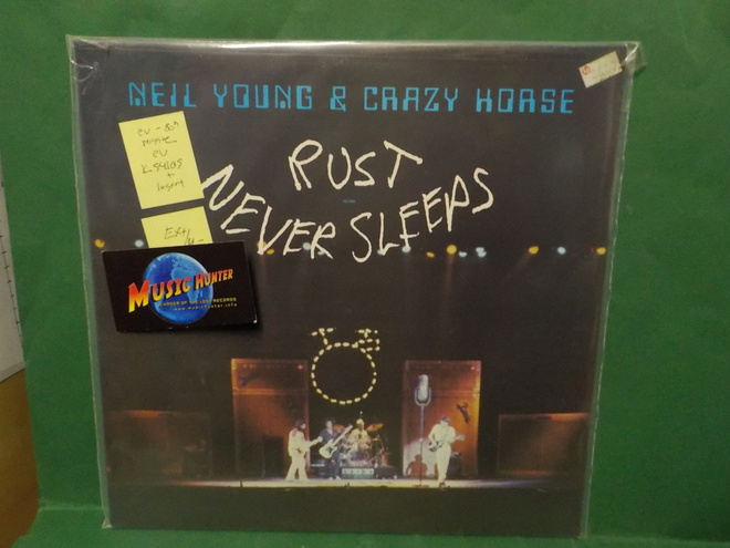 NEIL YOUNG & CRAZY HORSE - RUST NEVER SLEEPS EX+/M- LP
