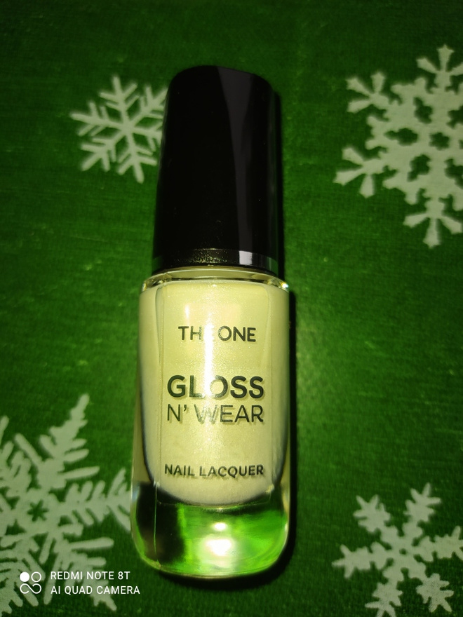The ONE Gloss N' Wear Nail Lacquer kynsilakka