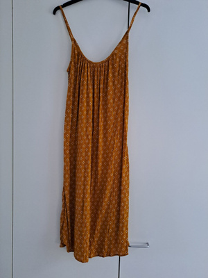 Naruolkaminen H&M kesämekko 40