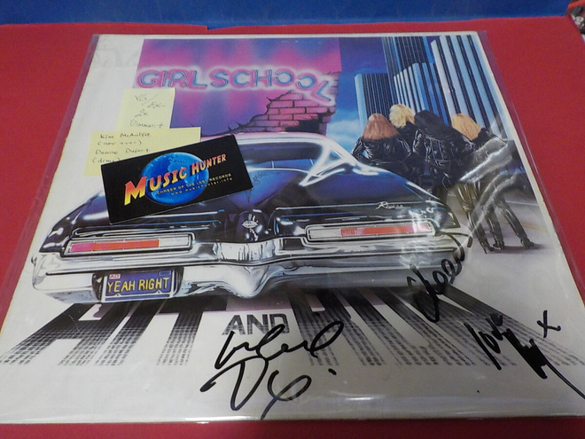 GIRLSCHOOL - HIT AND RUN VG/EX- LP KAHDELLA NIMMARILLA