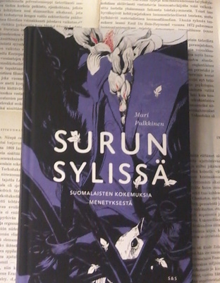 Mari Pulkkinen (toim.) - Surun sylissä (sid.)
